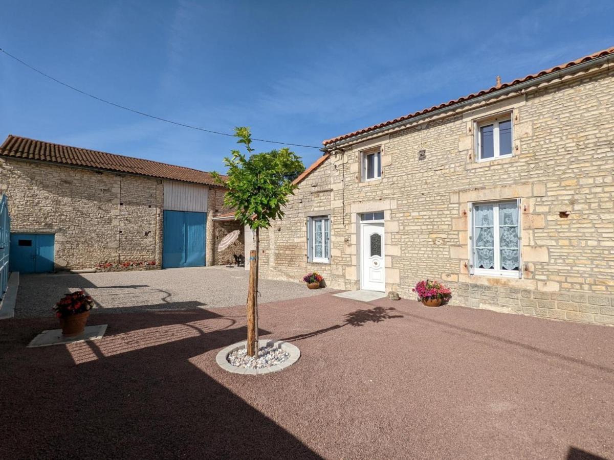 Maison Lumineuse Avec Cour Privative, Proche Sites Culturels, Tout Confort, Equipe Bebe, Wifi Inclus - Fr-1-653-98 Puyreaux Exteriér fotografie